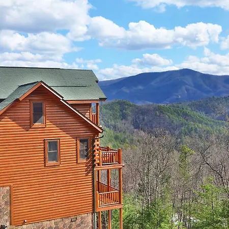 Ridgetop Theatre Lodge Cabin